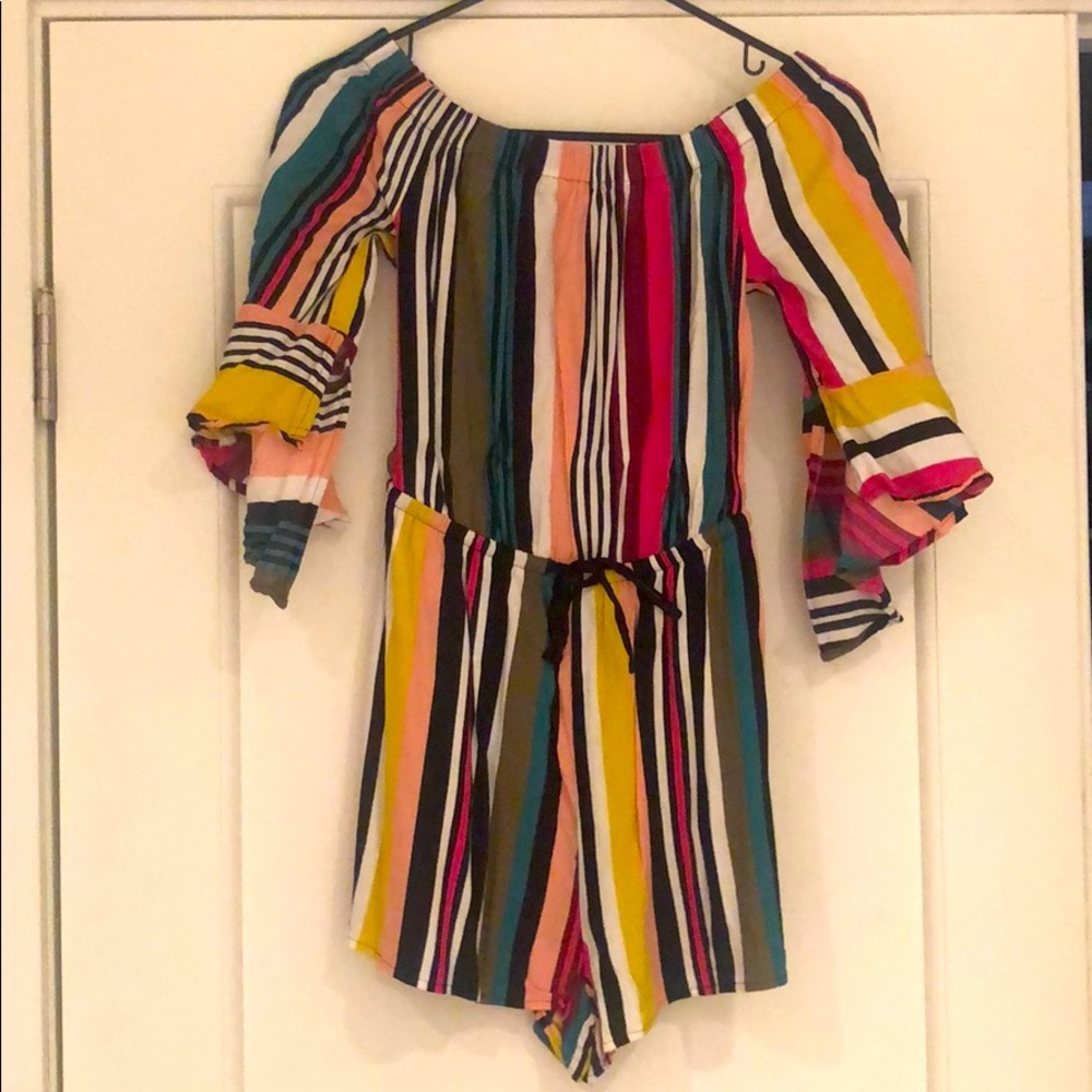 Off the shoulder colorful romper!